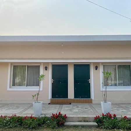 The Bougainvillea Cottage Farmstay Near Dehradun , 2 Bedroom Private Cottage Next To Fields And Orchards With Hill Views Exterior foto
